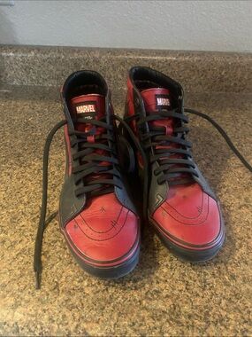 Marvel Men's Deadpool Vans size 12 Men